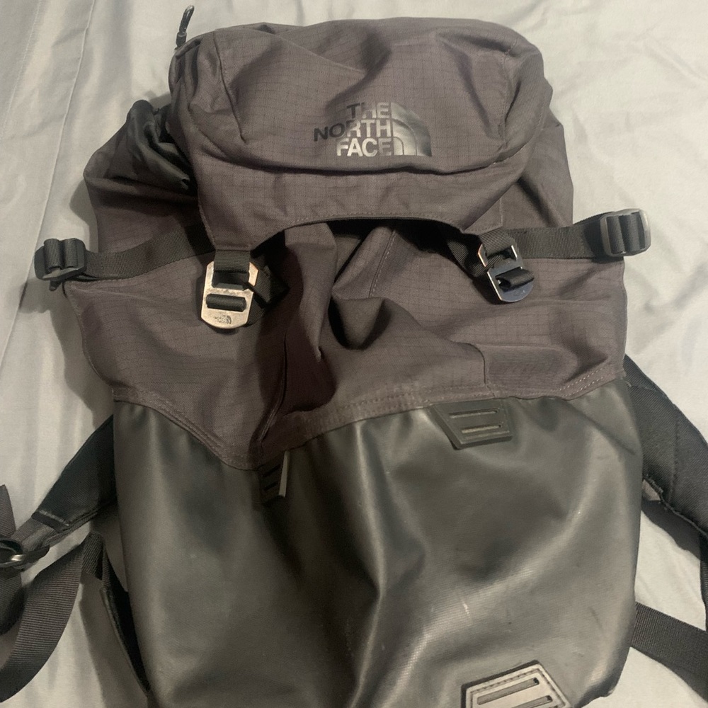 North face backpack - Picture 2 of 5